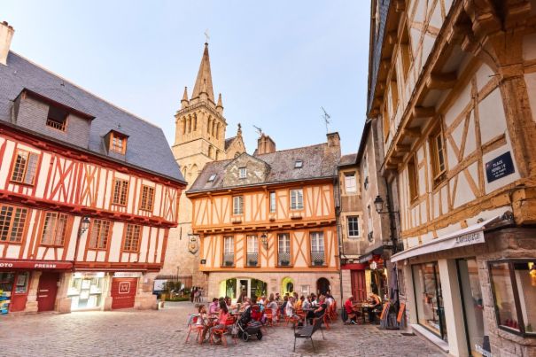 Henri IV place - vannes © alexandre lamoureux